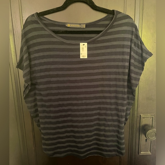 NWT SZ XS Outback Red/ The Limited tee shirt - Picture 1 of 4